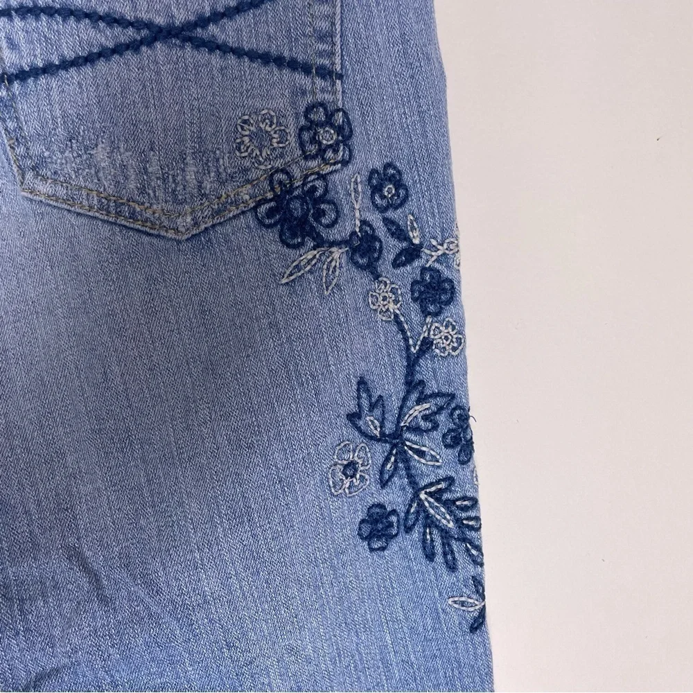 Vintage Y2K capris  Embroidered  size 5/6 boho gypsy cotton spandex blend floral - Picture 9 of 12